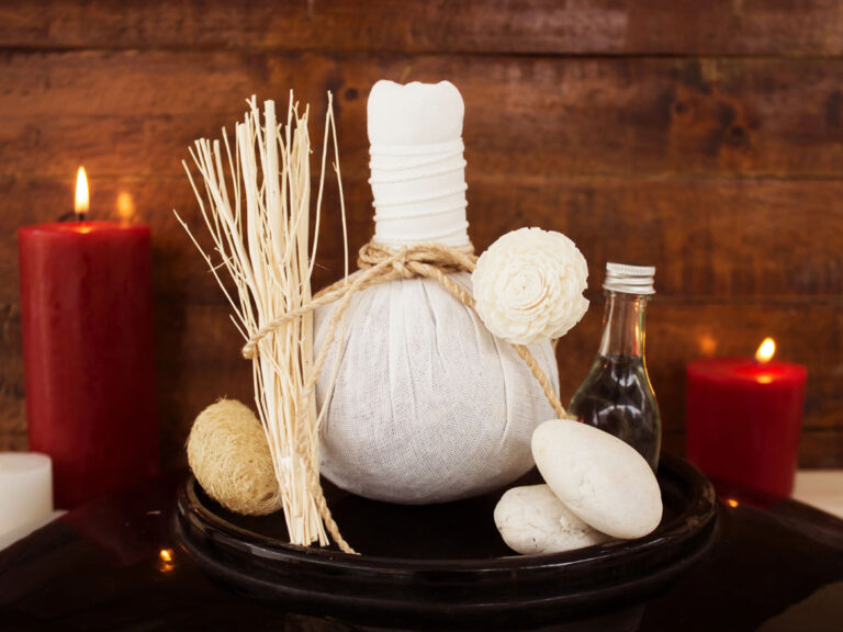 Kurs masażu stemplami ziołowymi z elementami masażu tajskiego - szkolenie grupowe